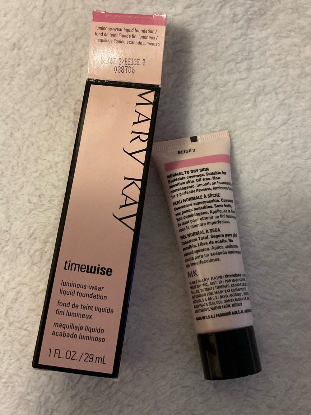 Mary Kay TimeWise Luminous-Wear Liquid Foundation Beige 3 - NIB